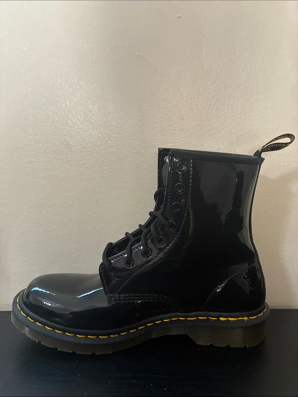 Dr. Martens 1460 patent leather 8-eye boots in black size 10L